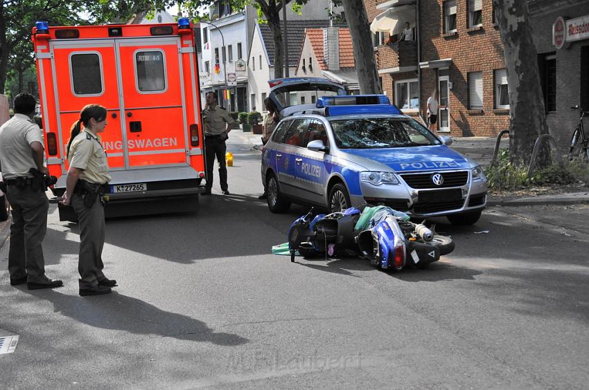 VU nach Verfolgungsfahrt Koeln Ossendorf Frohnhofstr P17.JPG